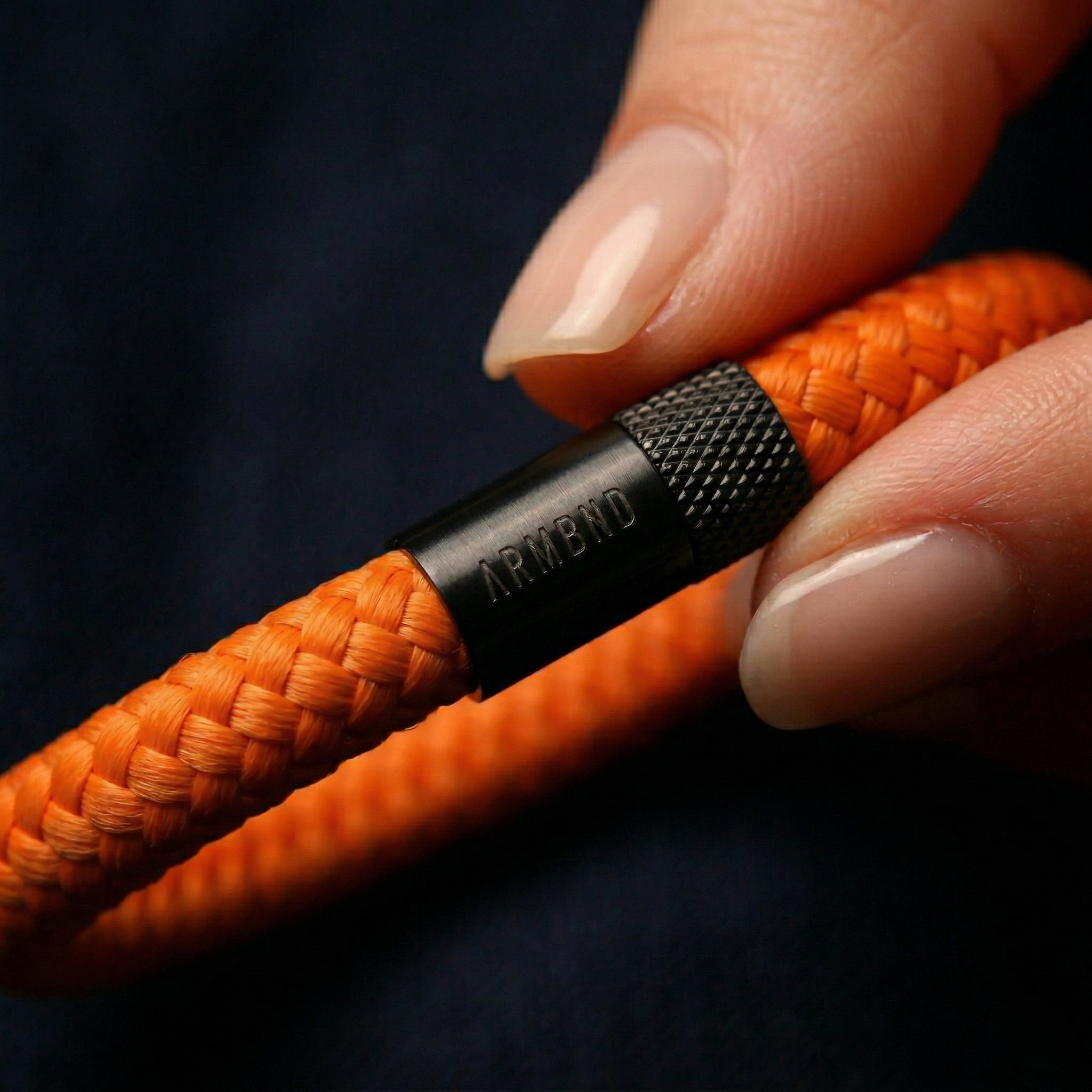 Studiofoto van de oranje ARMBND The Orange Original armband