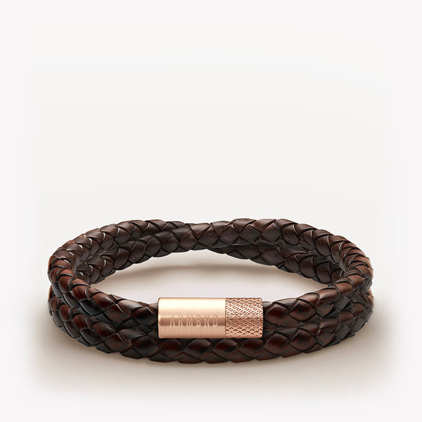 Dunkelbraunes Doppellederarmband mit roségoldenem Stahlverschluss