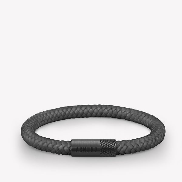 Donkergrijze dunne armband met zwarte stalen sluiting