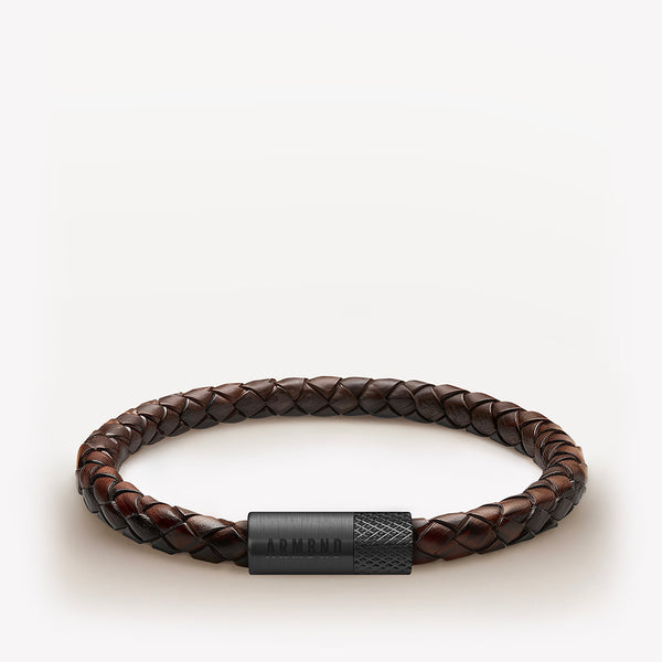 Dunkelbraunes dünnes Lederarmband mit schwarzem Stahlverschluss