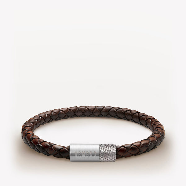 Donkerbruine dunne leren armband met zilveren stalen sluiting