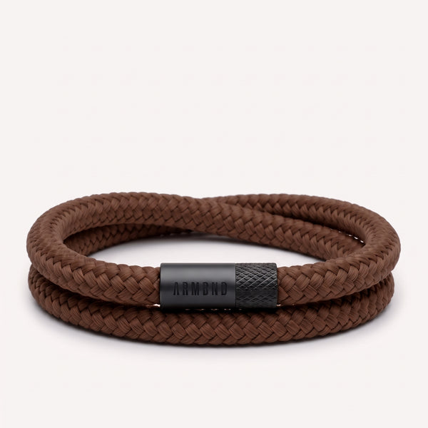 Bruine dubbele armband 6mm met zwarte stalen sluiting, The Double van ARMBND