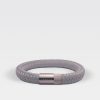 Gevlochten grijze armband van ARMBND met zilveren roestvrij stalen sluiting