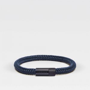 Donkerblauwe dunne armband met zwarte stalen sluiting