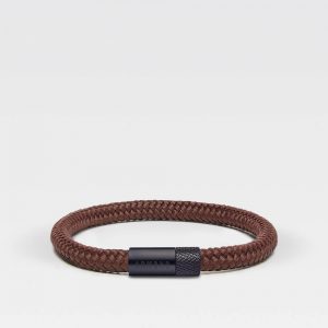 Bruine dunne armband met zwarte stalen sluiting